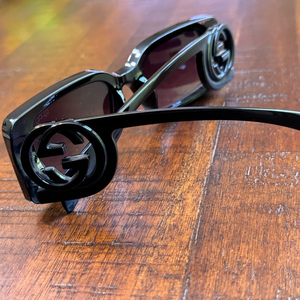 GUCCI Black Sunglass - Picture 6 of 9